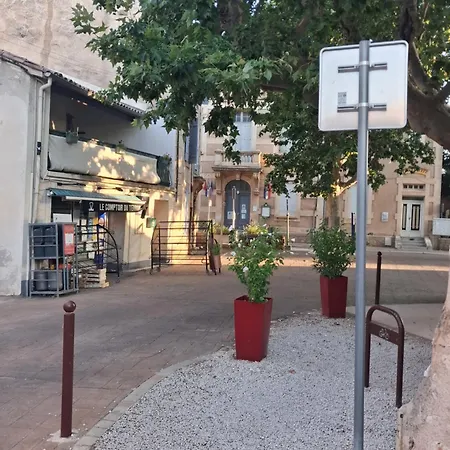 La Vieille Dame Kapselhotel *